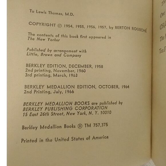 The Incurable Wound by Berton‎ Roueche 1966 Berkley Red Edge Vtg Paperback - Picture 8 of 10